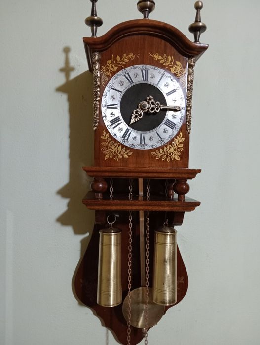 Ceas de perete cu pendul model olandez