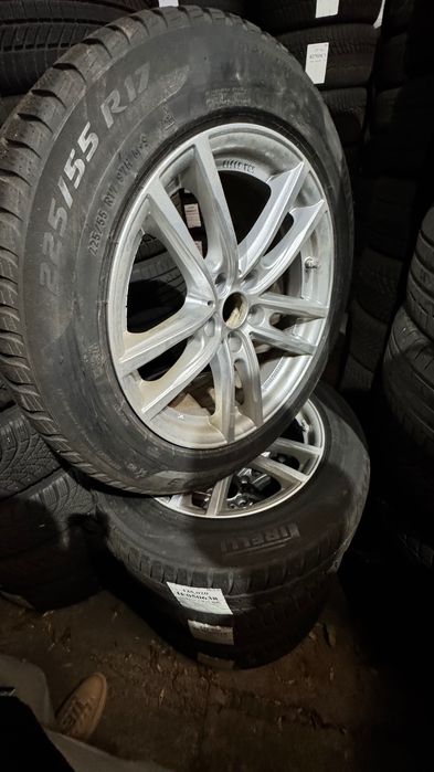 Jante originale Bmw pe 17 echipate cu anvelope de iarna Pirelli
