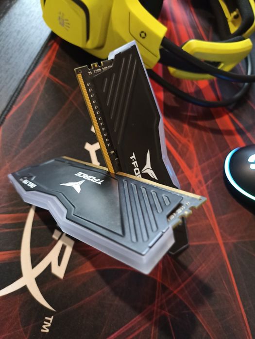 Оперативная память T-Force Delta R 16GB (2x8GB) DDR4 2666MHz