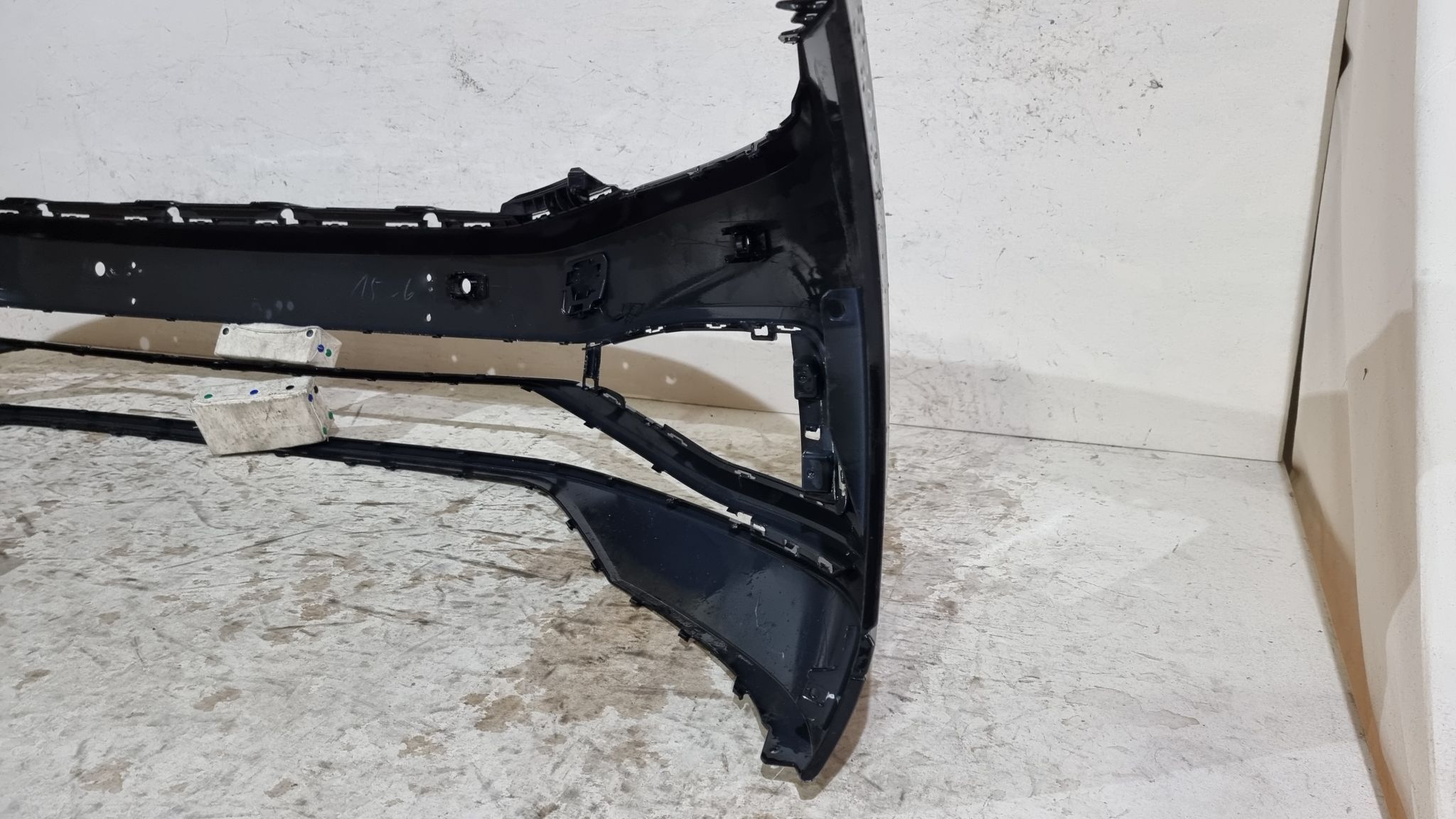 Bara fata VW Passat B8 facelift, 2019, 2020, 2021, 2022,  cod origine OE 3G0807221E.