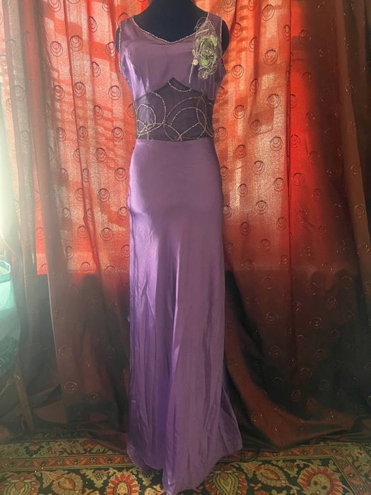 Очень красивое платье ручной работы