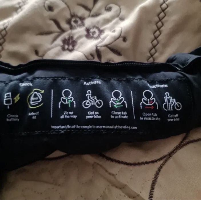 Airbag Hövding 3 pentru ciclist urban