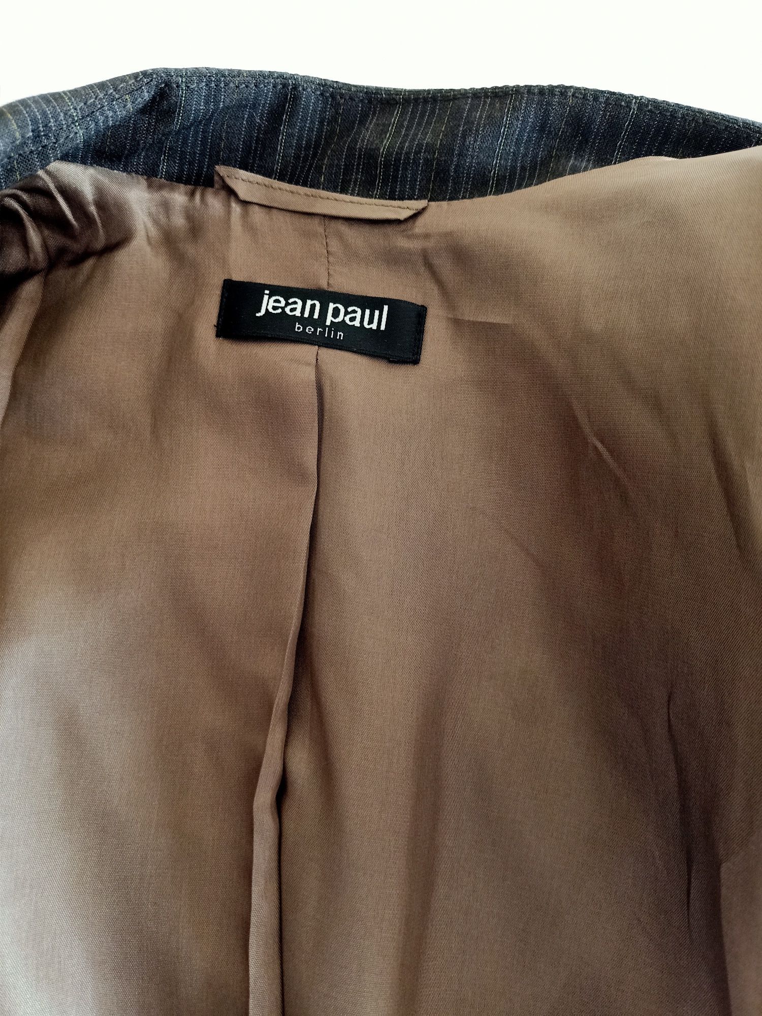 Женская одежда костьюм и брюки  Jean Poul,  производство Берлин, краси