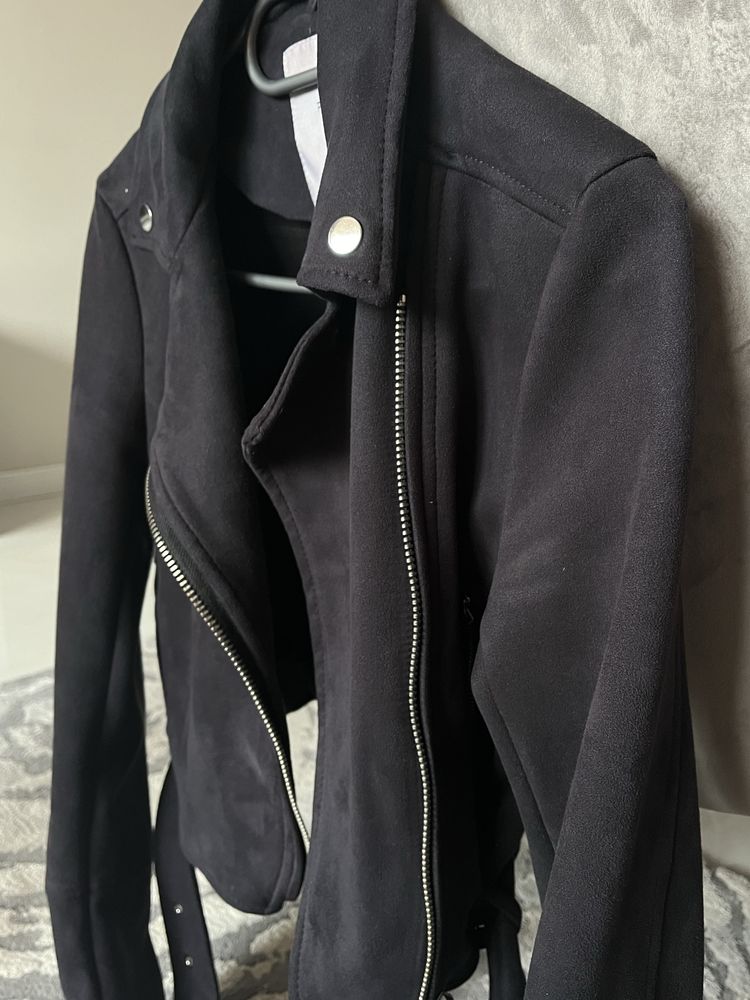 Яке (велурено) Bershka