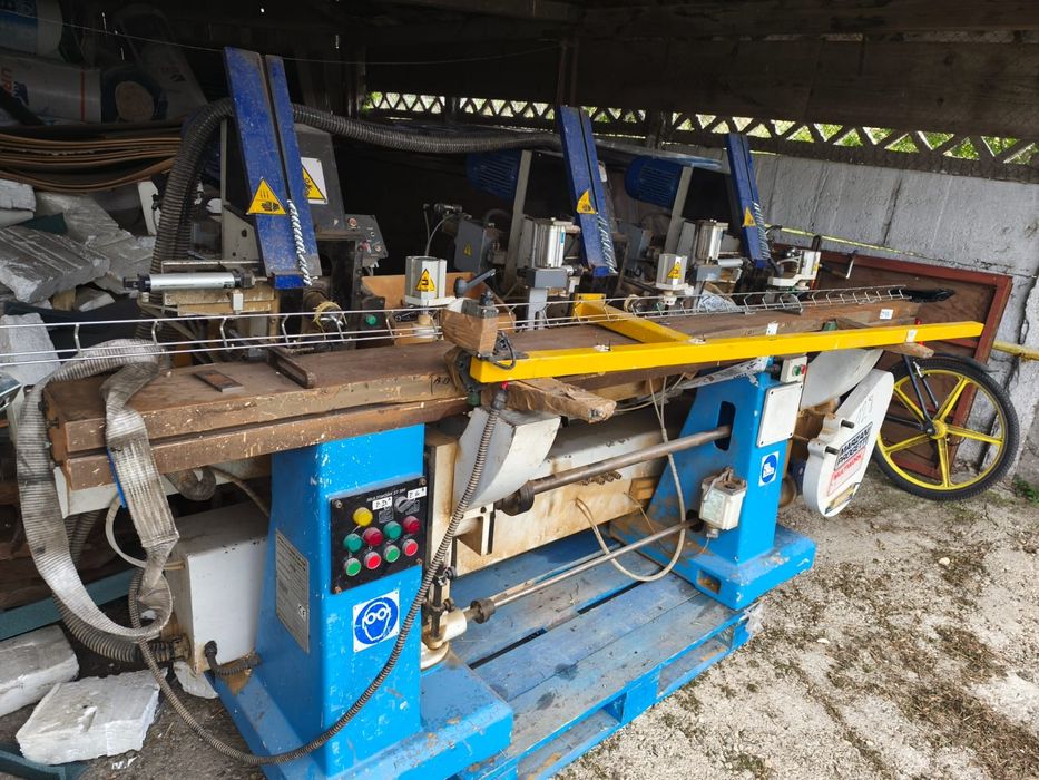 Mașina montat balamale