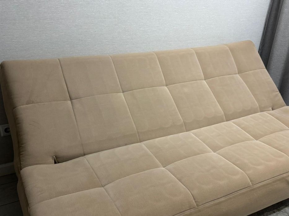 Продам диван для гостиной