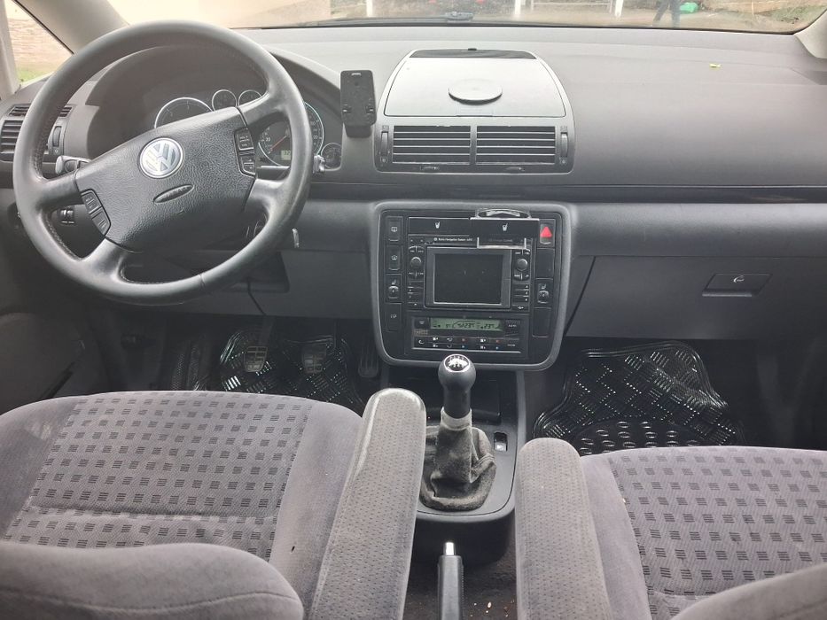 Vând Sharan cu 7 locuri