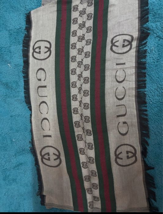 esarfa gucci nou nouta