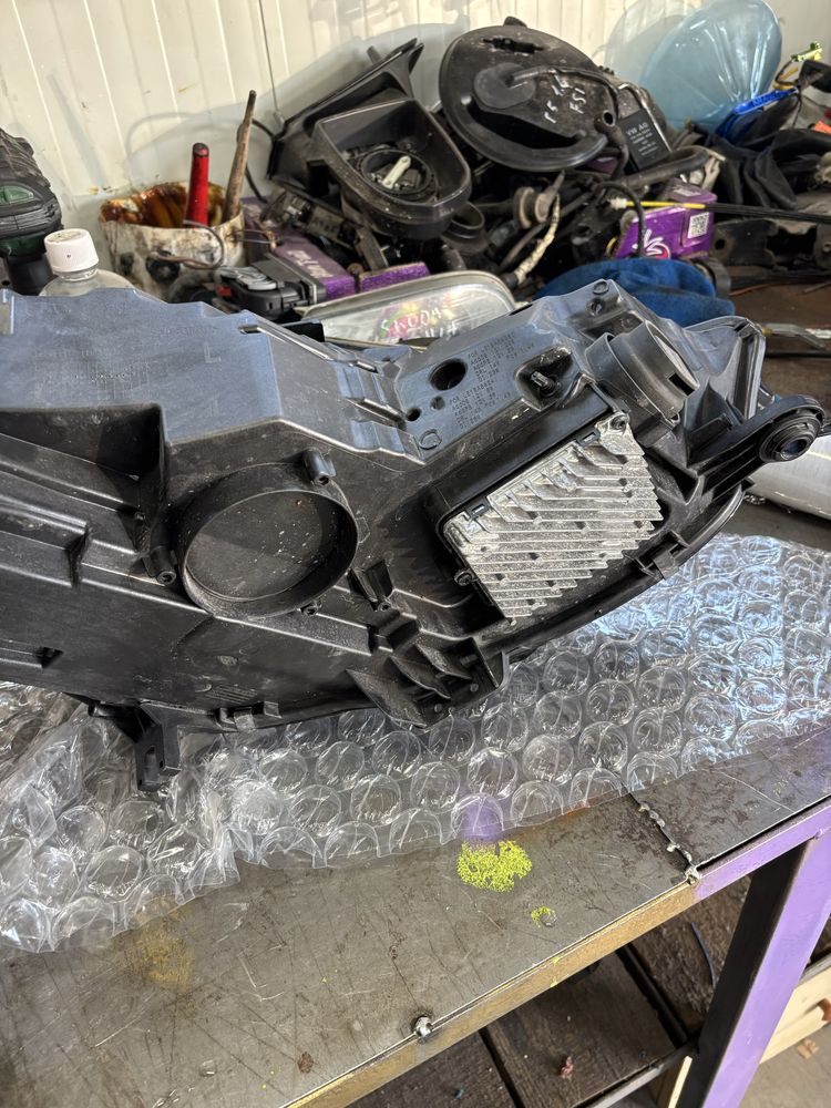 ляв фар за audi a4 b9.5 фейс 8W0941033D
