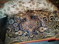 Продавам 2бр. големи килими тип-персийски употребявани, запазени.