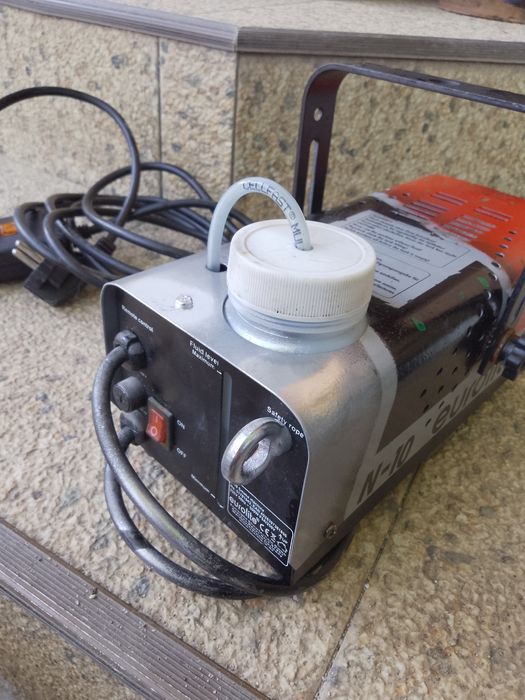 Mașina de fum eurolite N-10