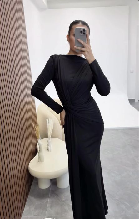 Чёрное длинное вечернее платье