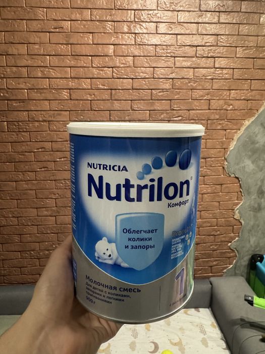 продам смесь Nutrilon Comfort