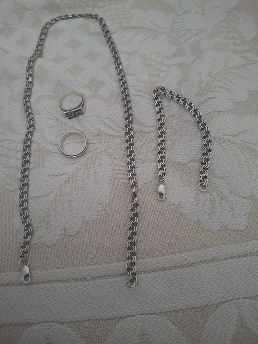 Продам зеребро почти новые.