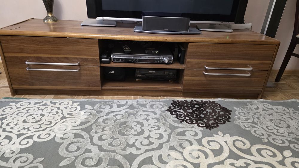 Тумба под телевизор