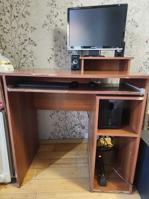 Компьютерный стол