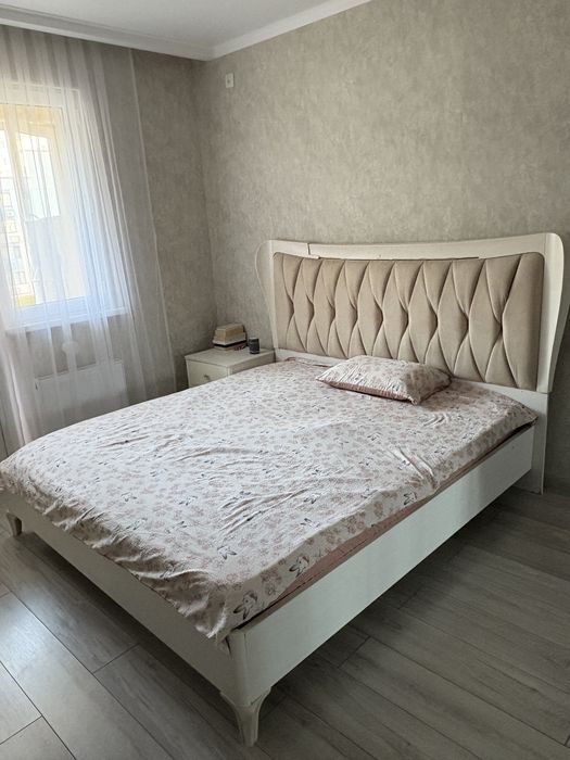 Спальный гарнитур с кроватью и шкафом