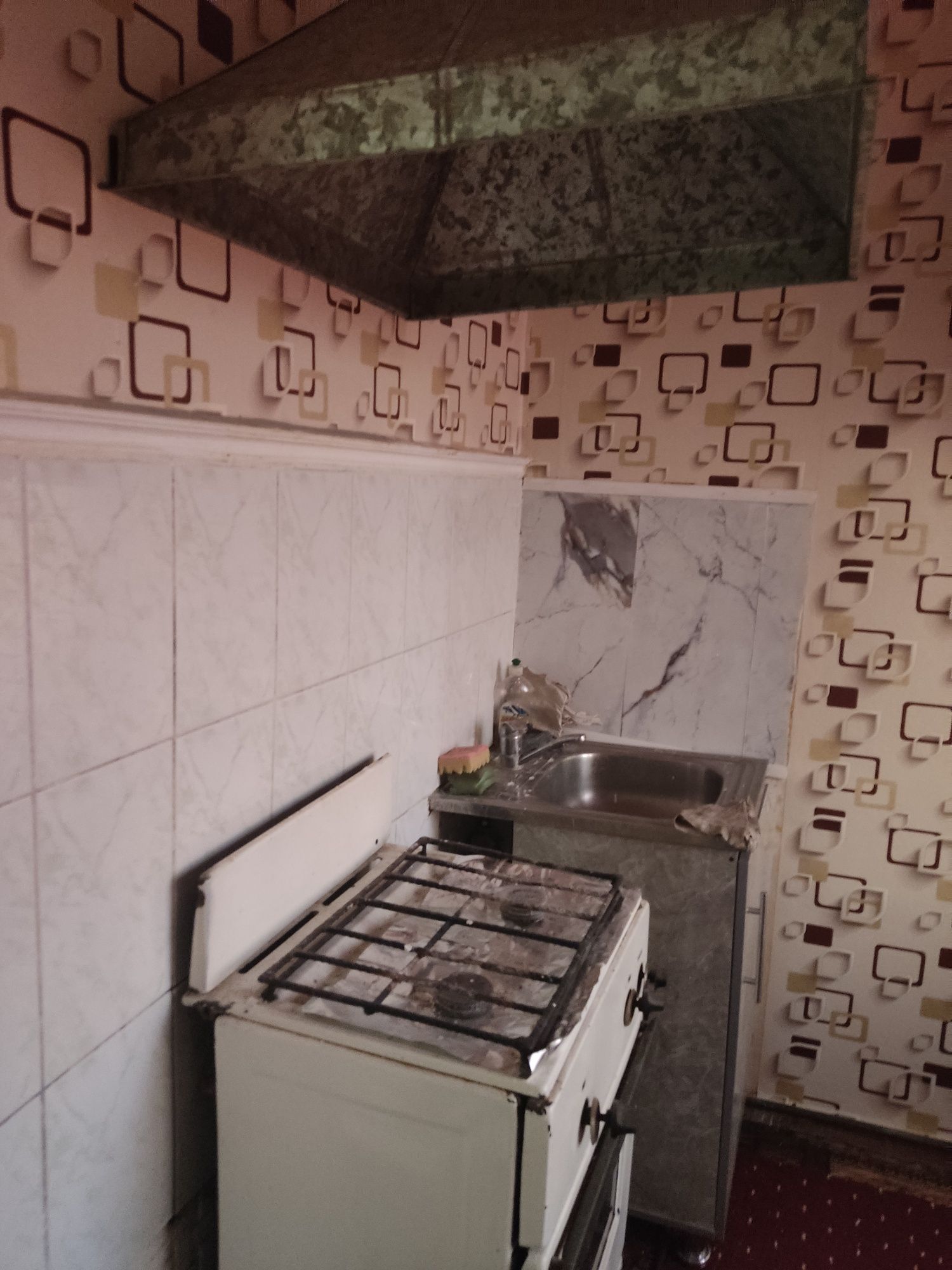 Ижара берилади 1- хона, 4- этаж, киргили, конечка