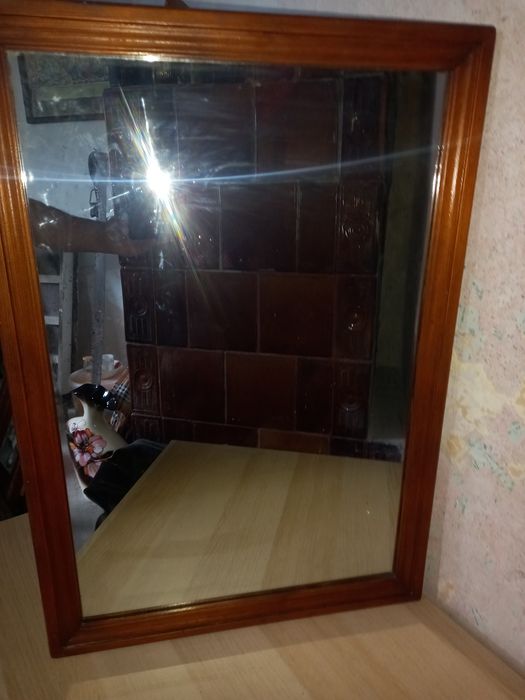 Vând oglinda veche