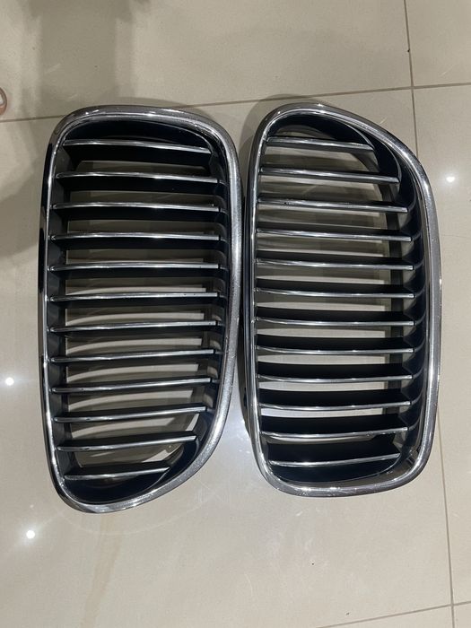 Set grile stanga/dreapta originale BMW 520 crom