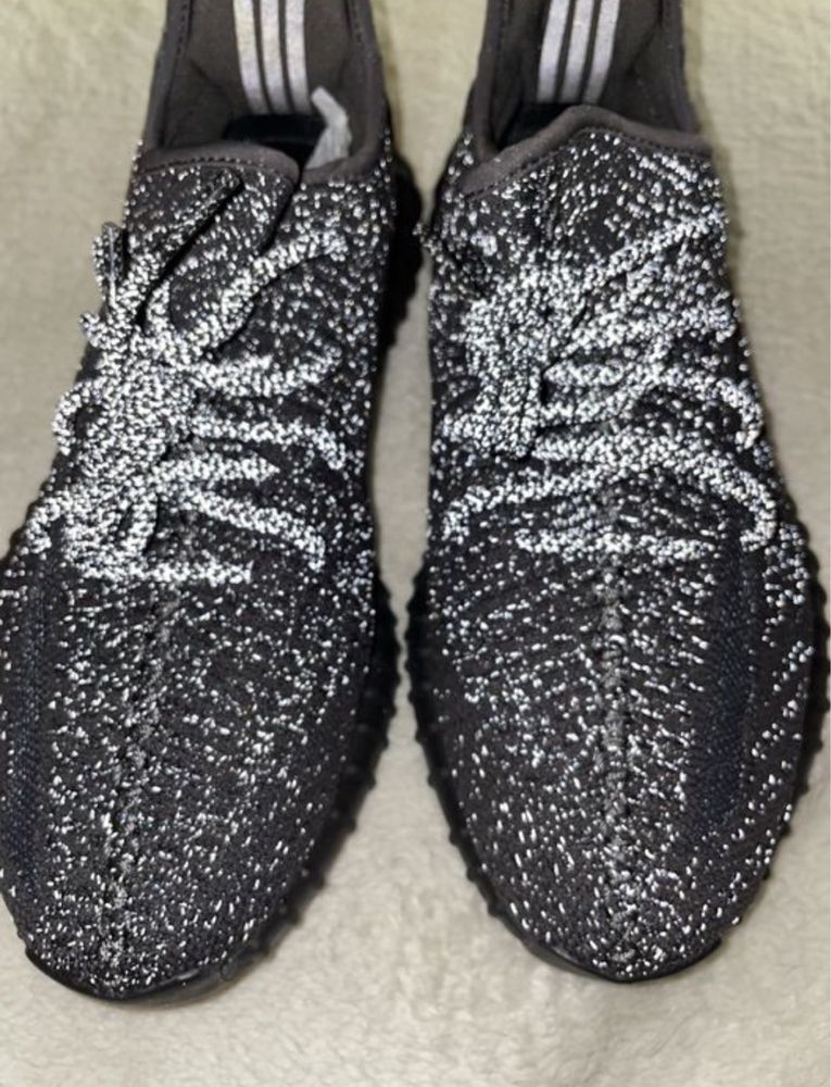 YEEZY 350 V2 Full Reflective!!