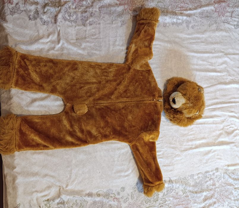 Продавам детски костюми