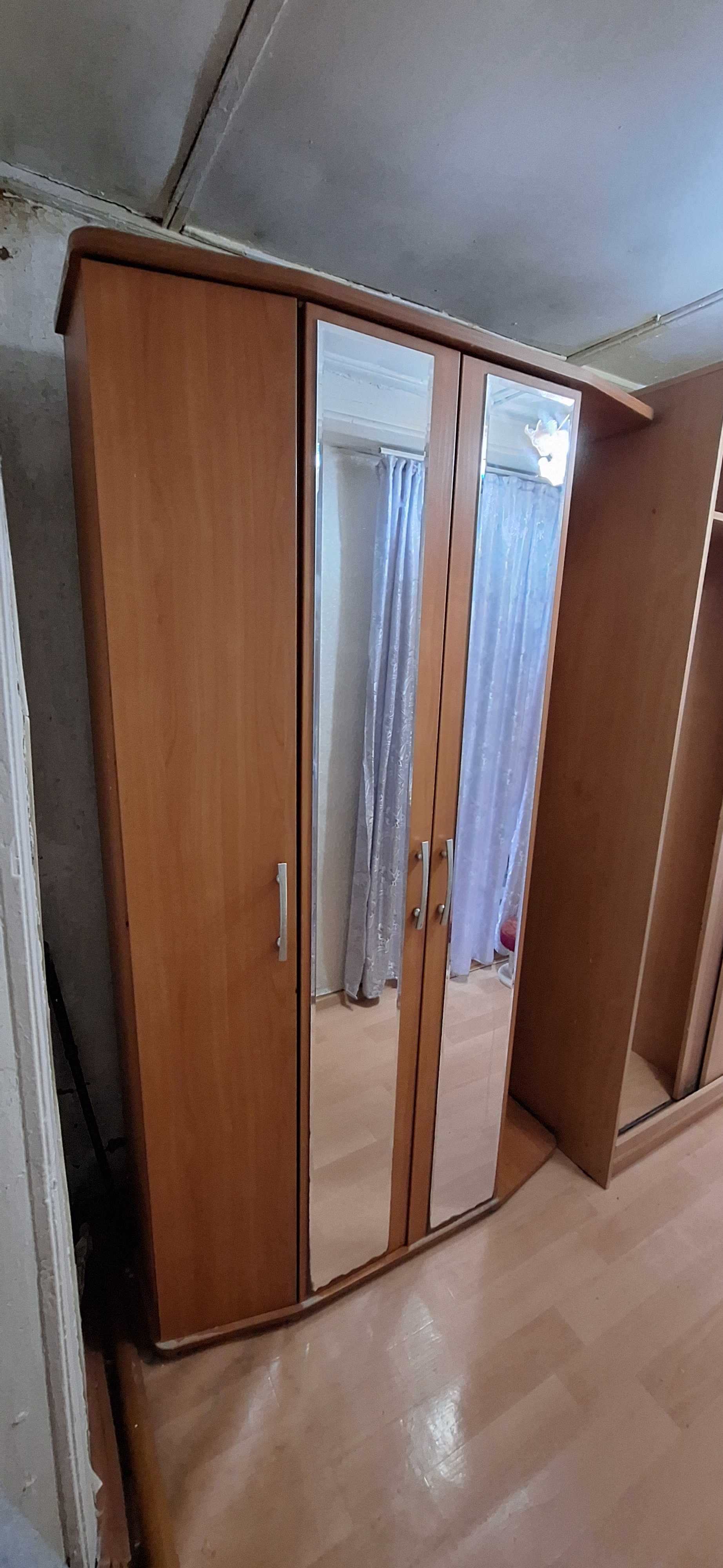 Продам шкаф прихожию.