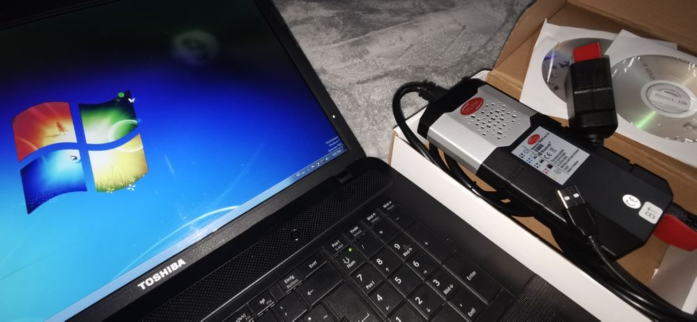 Laptop cu Diagnoză Auto Profesională nouă – Gata de Folosit