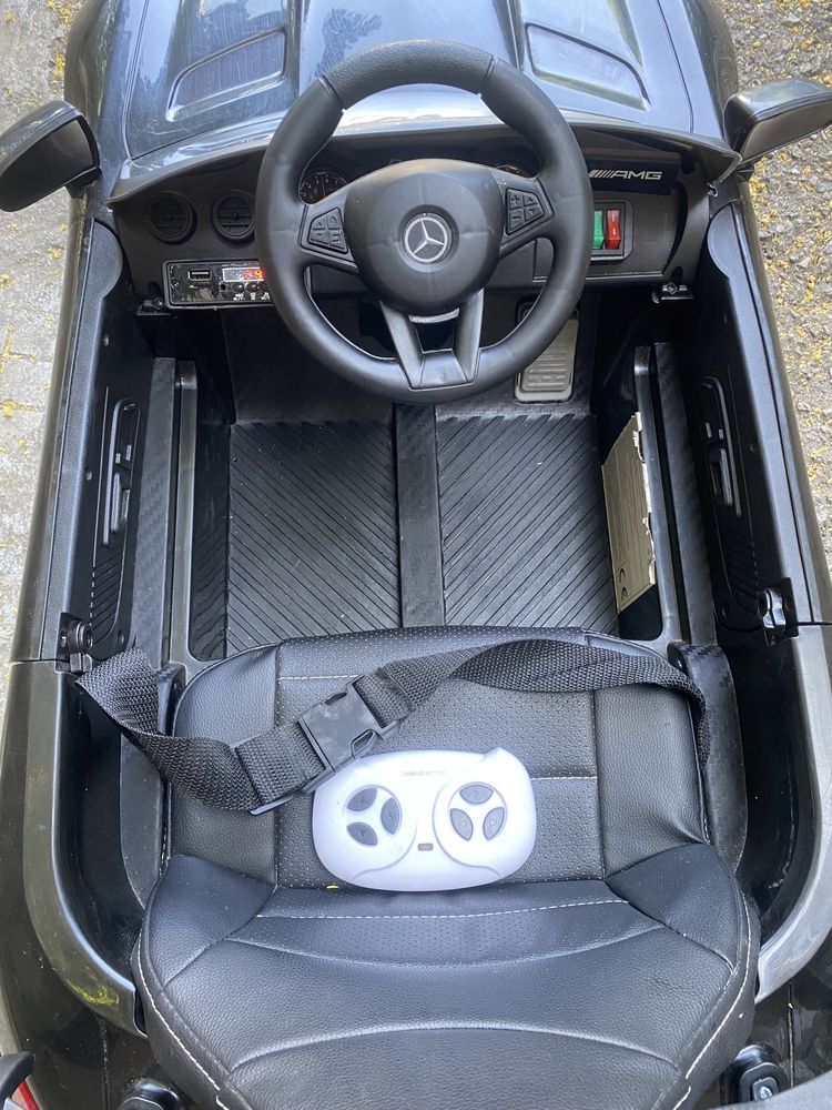 Акумулаторна кола Mercedes