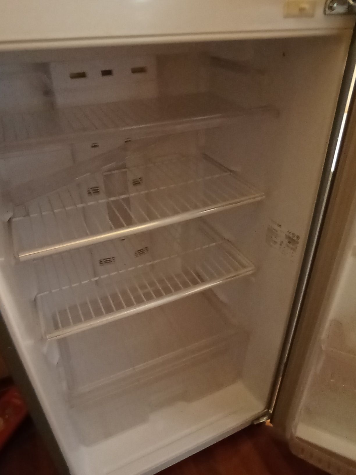 Холодильник двухкамерный   Daewoo