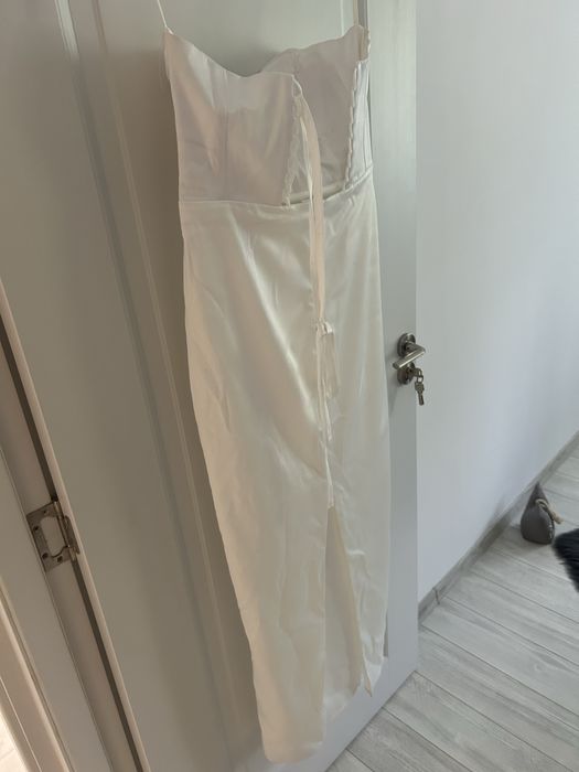 Rochie mireasa alba material satinat