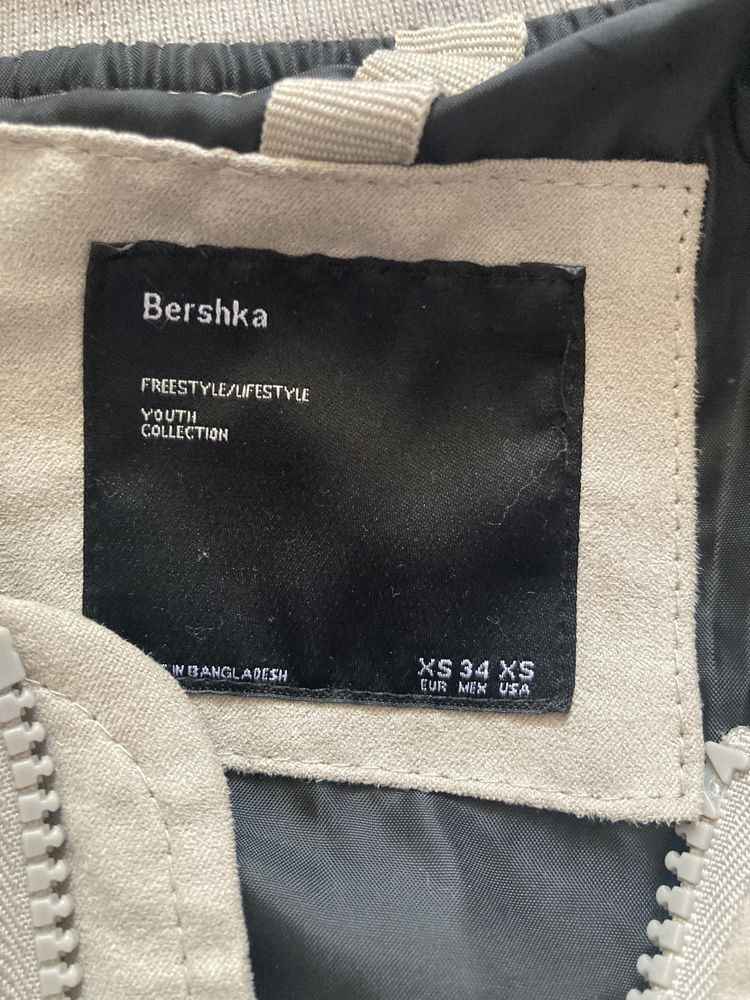 Bershka НОВО XS