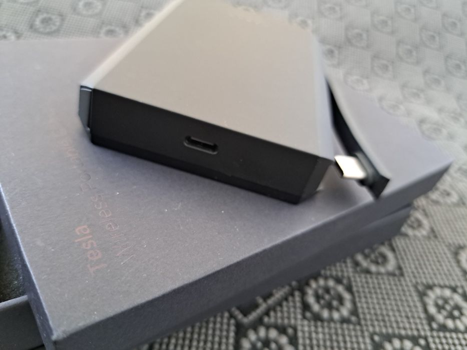 Baterii externe Tesla Wireless Portable Charge