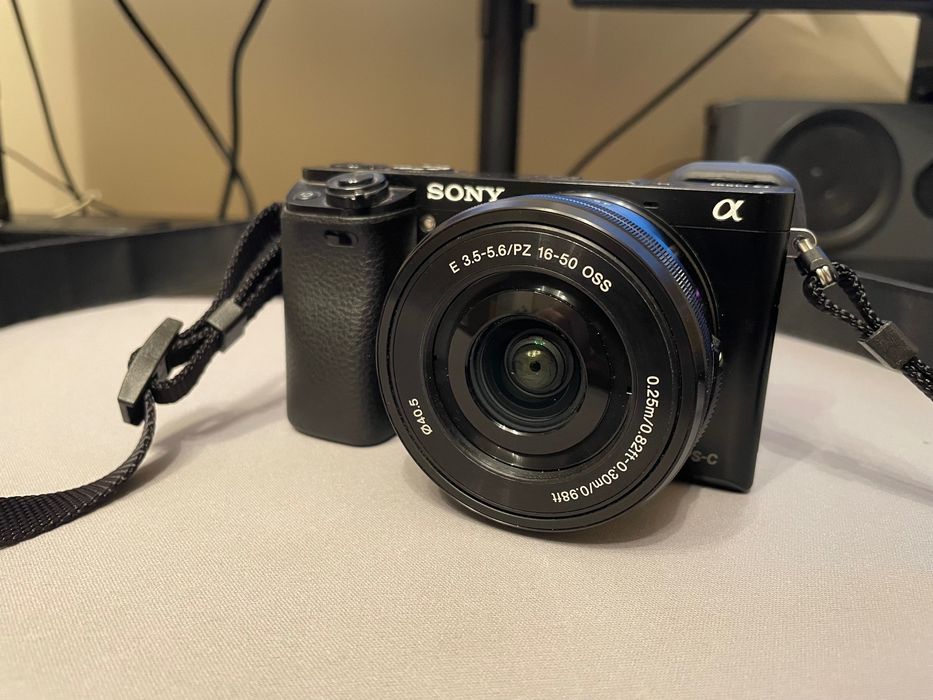 Sony Alpha A6000 + 16-50mm китов обектив