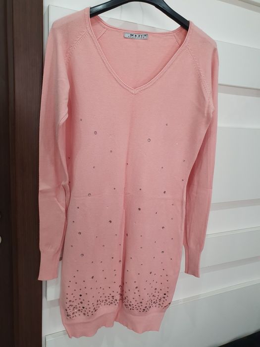 Pulover cu pietre aplicate