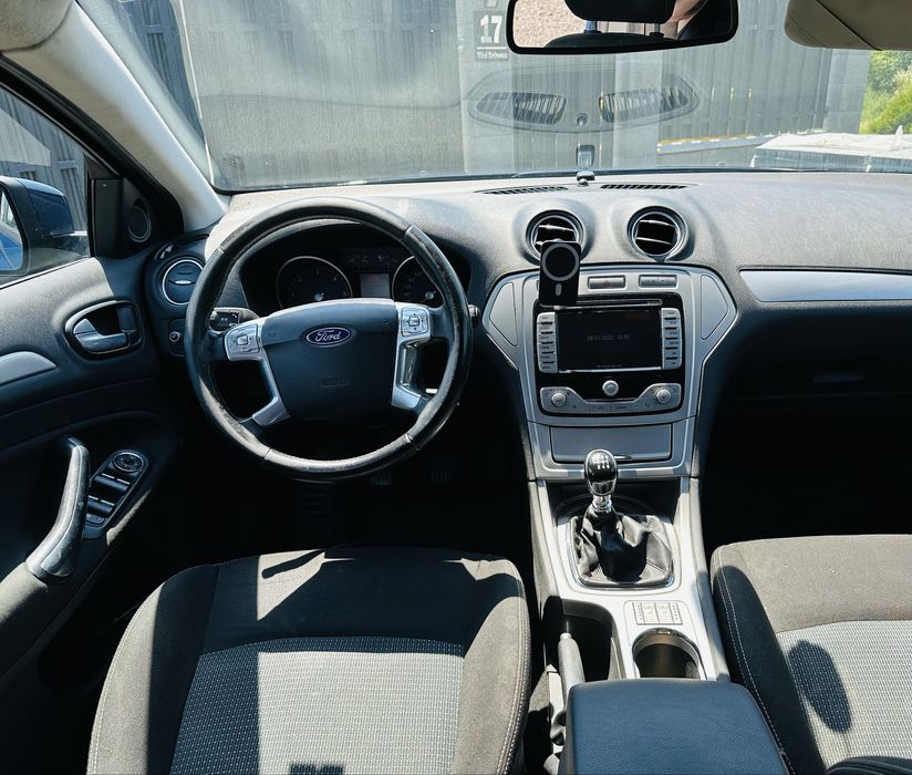 Schimb cu Logan sau vand Ford Mondeo.