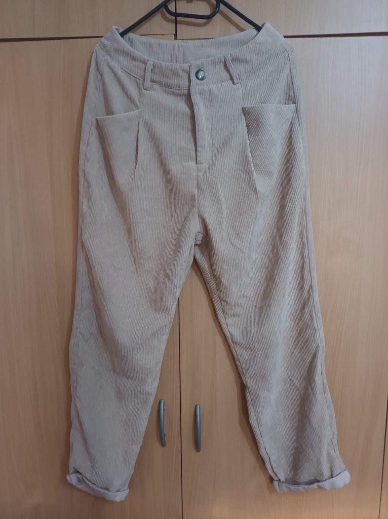 Pantaloni maro, marca Shein. marimea M. Transport prin curier.