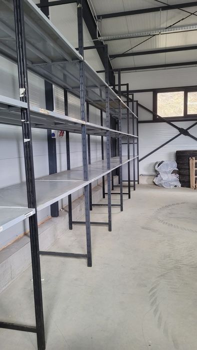 Rafturi metalice depozitare marfă