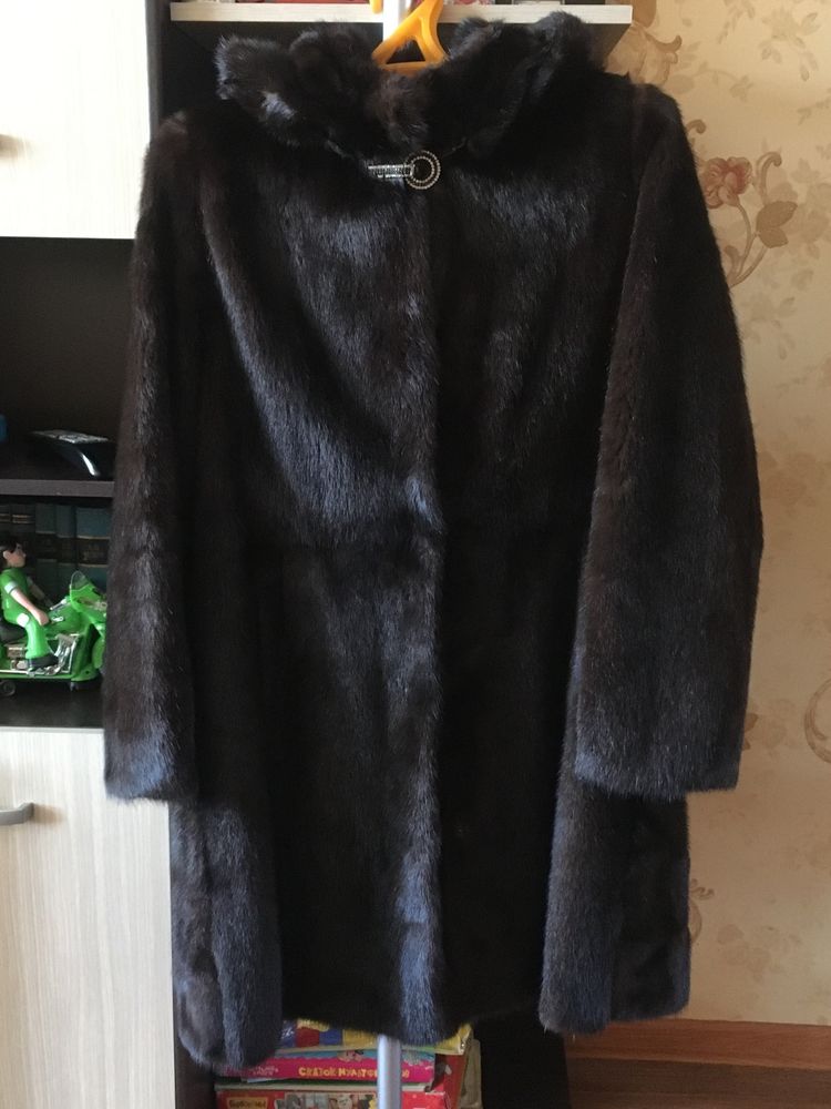Продам норковую шубу