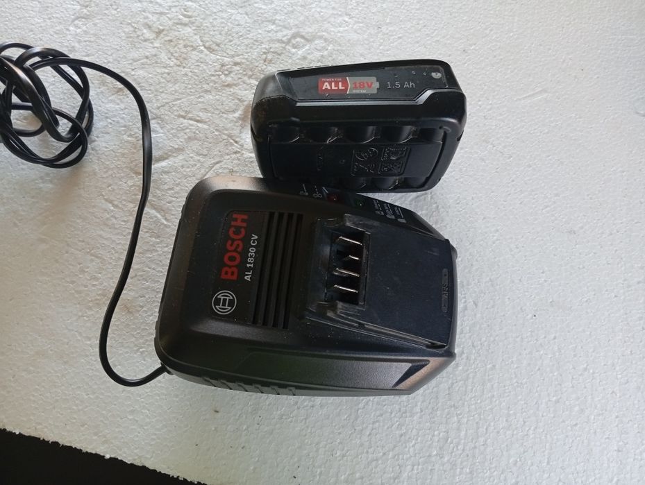 Încărcător și acumulator Bosch 18 v