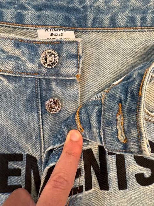Vetements Embroidered Logo Baggy Jeans 2801 Denim Light Blue