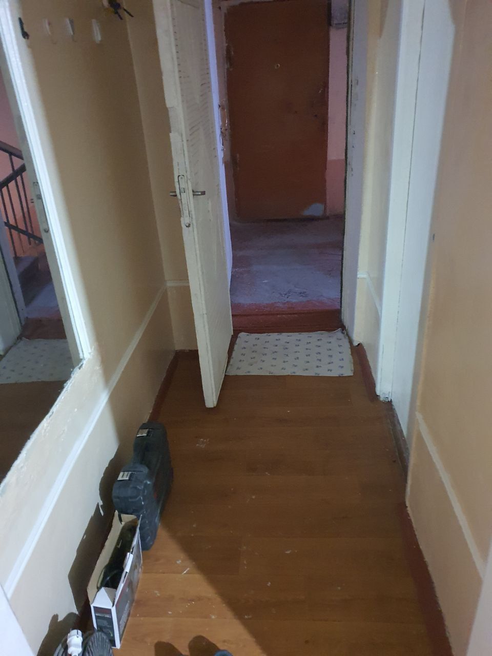 Srochna 3xonali kvartira sotiladi