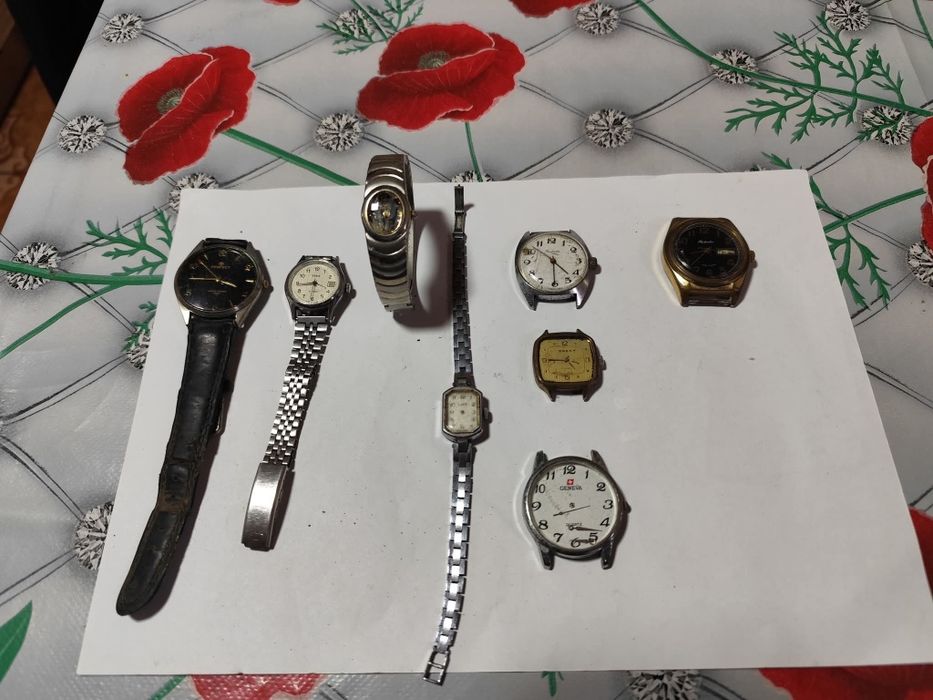 Lot de lucruri vechi. Unele funcționează. Citiți.