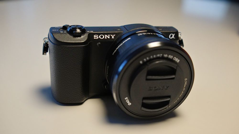 Sony a5100, doar 1430 de cadre!!