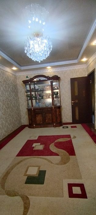 3-х комнатная квартира, со своим местом для авто, метро 100 метров