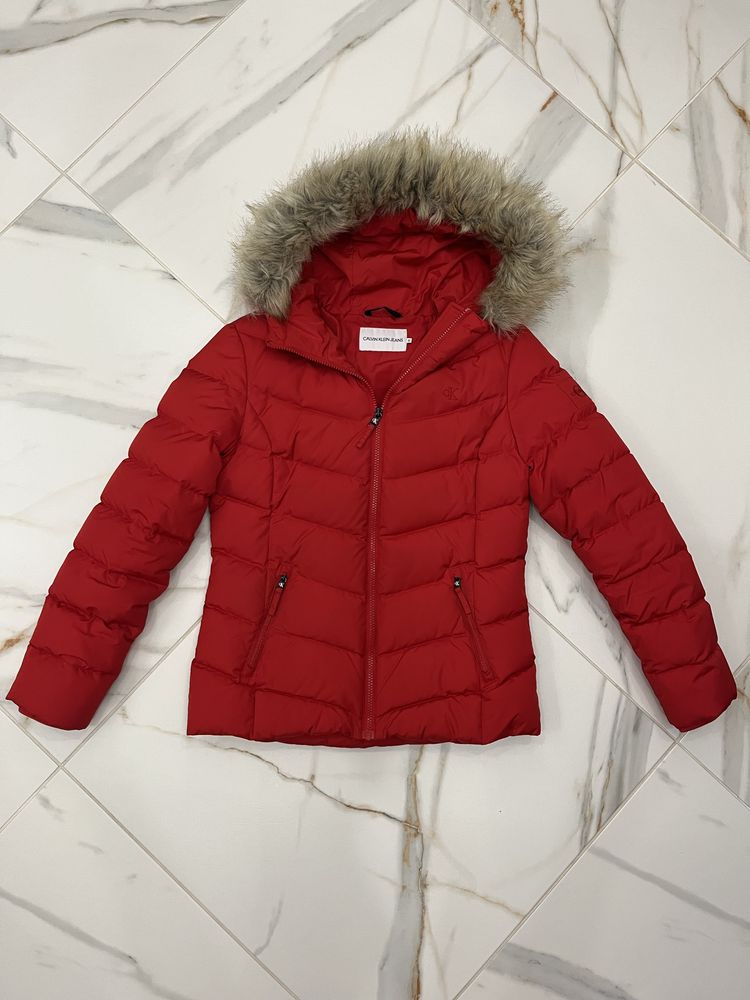Calvin Klein Jeans червено зимно яке