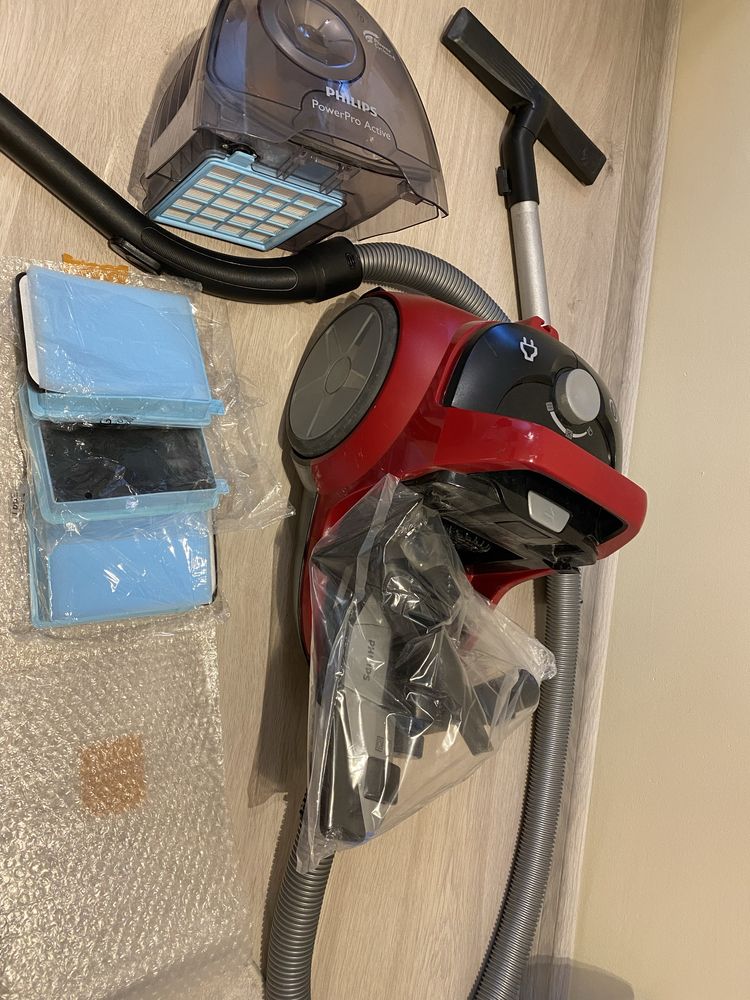 Прахосмукачка Philips PowerPro Active