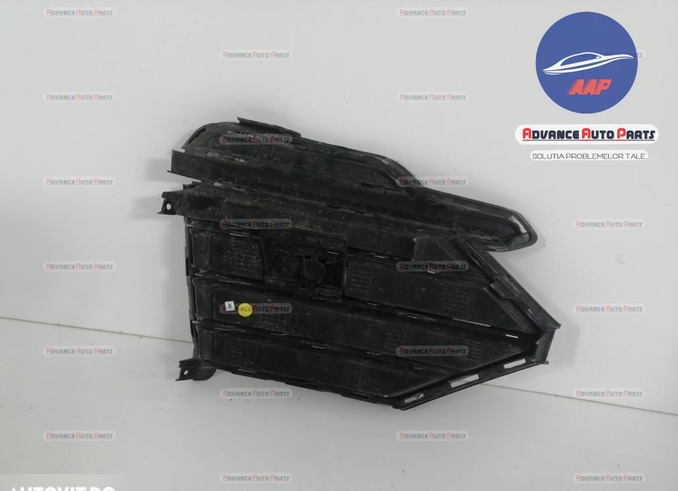 Решетка Проектор Дясна R Line оригинал Фолксваген / Volkswagen Touareg