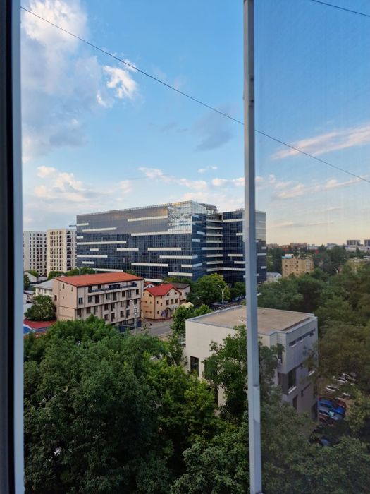 Garsonieră Mall Plaza sector 6 bloc stradal
