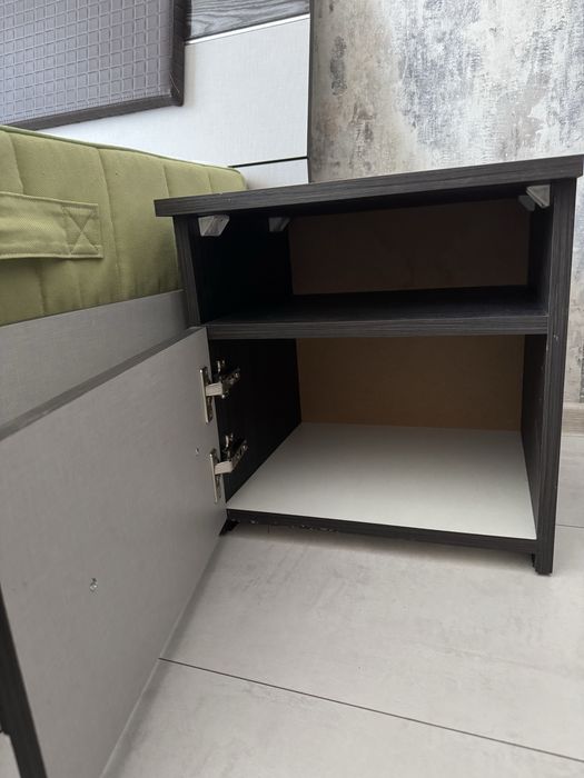 Vand Pat cu noptiere